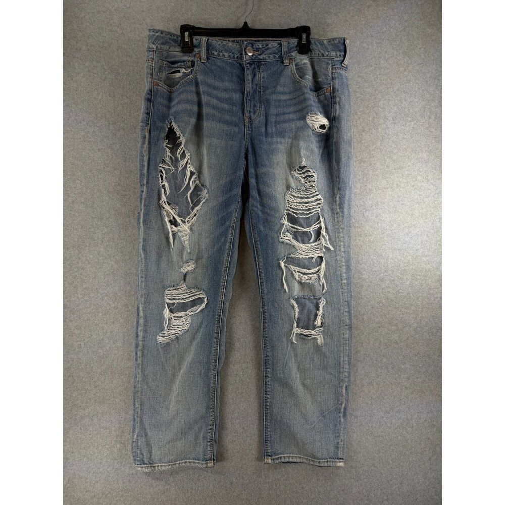 American Eagle Women’s 16 Regular Light Wash Distressed Ripped Jeans 3725
